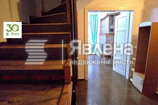 Four-room apartment on three levels in Lyatno Kino Trakiya, Varna