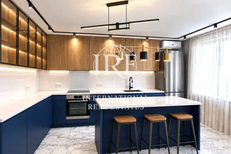 Two-room apartment with panoramic terrace in m-t Alen Mak, Varna