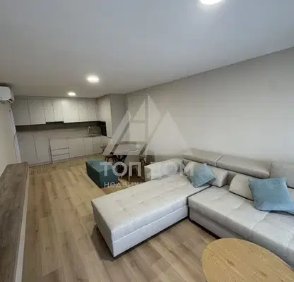 Photo 3 — Three-room apartment with two terraces in Mladost 1, Varna