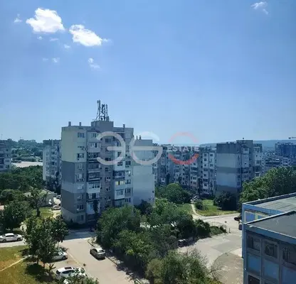 Снимка 2 — 3-стаен апартамент в Младост 2, Варна с две спални