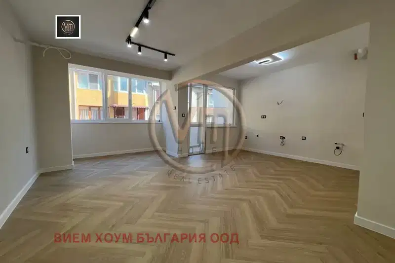 Three-room apartment with terrace in Okrazhna bolnitsa, Varna