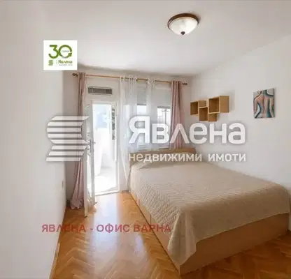 Снимка 4 — Тристаен апартамент с тераса в район Окръжна болница, Варна