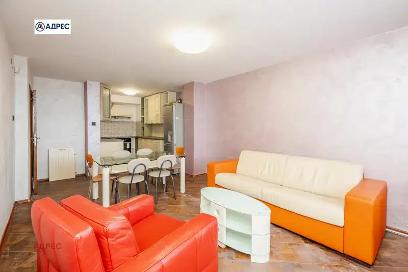 Three-room apartment with terrace near District Hospital in Varna