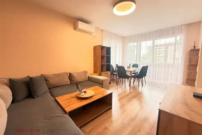 Three-room apartment on the first floor in Pobeda district, Varna