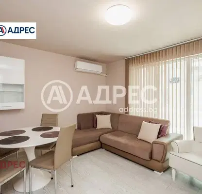 Снимка 2 — Двустаен апартамент 70 кв.м. в Погреби с две тераси
