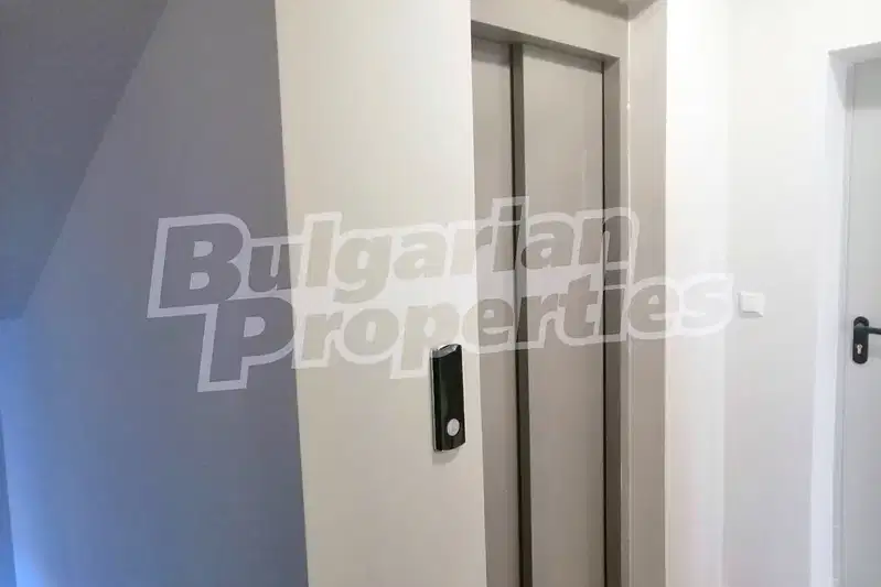 Maisonette in Varna, Pogrebi