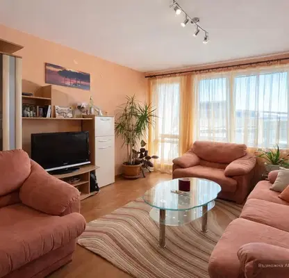 Photo 2 — 2-bedroom apartment in Varna, Pogrebi