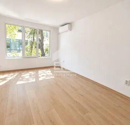 Photo 4 — 4-bedroom apartment in Varna, Sportna Zala