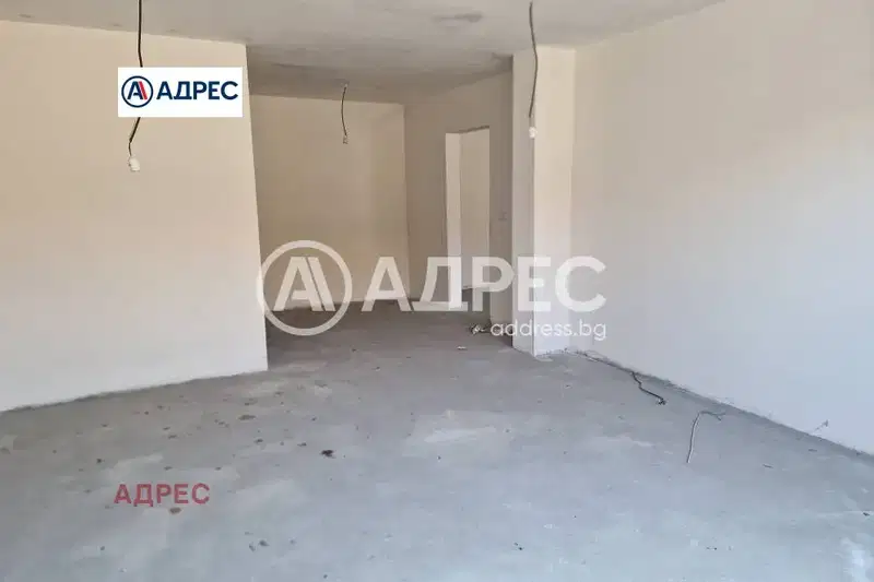 Двустаен апартамент на партер в Трошево, Варна