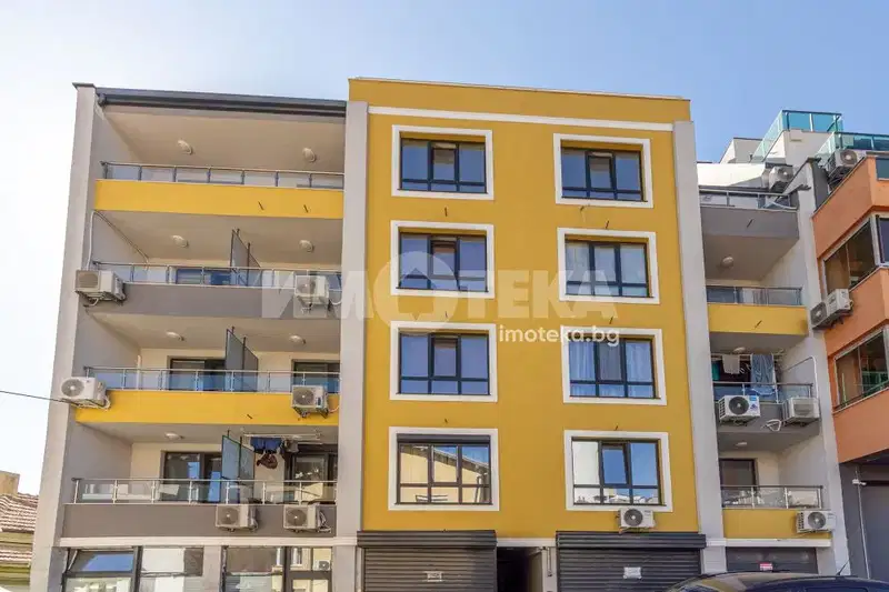 Three-room apartment in Troshevo, Varna with elevator