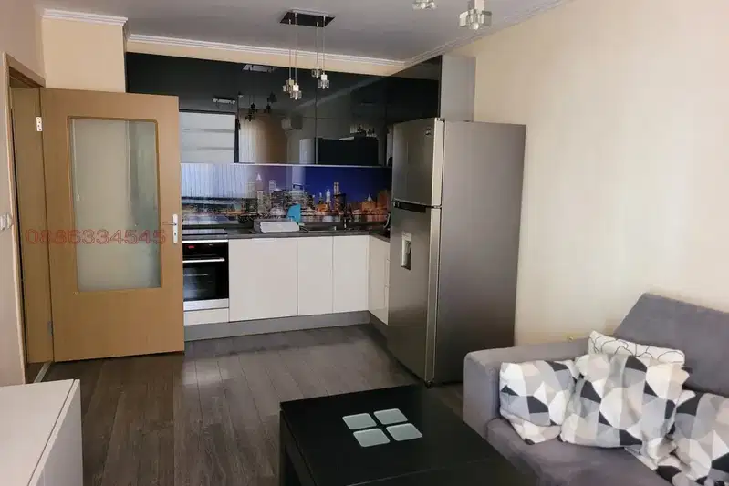 Three-room apartment in Troshevo with terrace and elevator