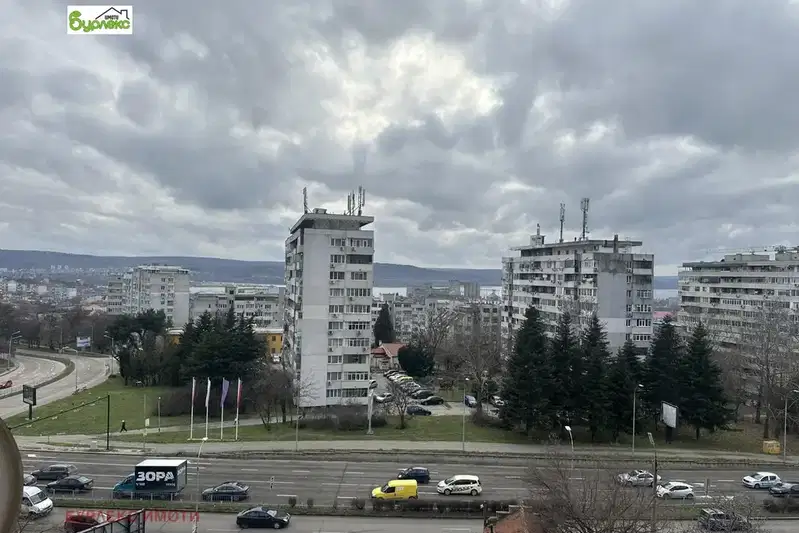 Three-room apartment in Troshevo, Varna with elevator