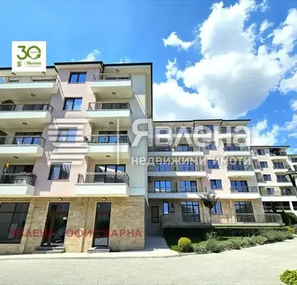 Снимка 2 — Двустаен апартамент с голяма тераса във Виница, Варна