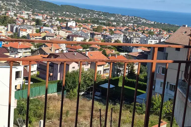 2-стаен апартамент в Виница с панорамна гледка