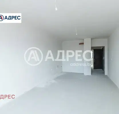 Снимка 2 — Двустаен апартамент с голяма тераса във Виница, Варна