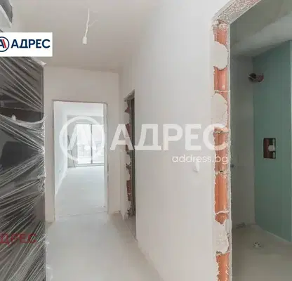 Снимка 3 — Двустаен апартамент с голяма тераса във Виница, Варна