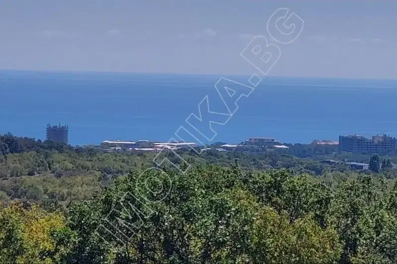 Тристаен апартамент с морска панорама във Виница, Варна