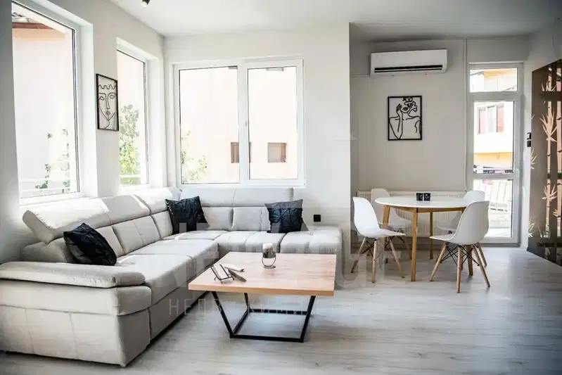 Двустаен апартамент с две тераси във Виница, Варна