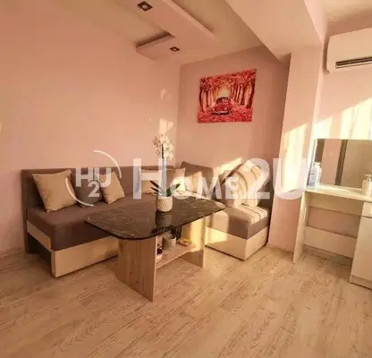 Photo 2 — 2-room apartment in Vladislav Varnenchik with south aspect