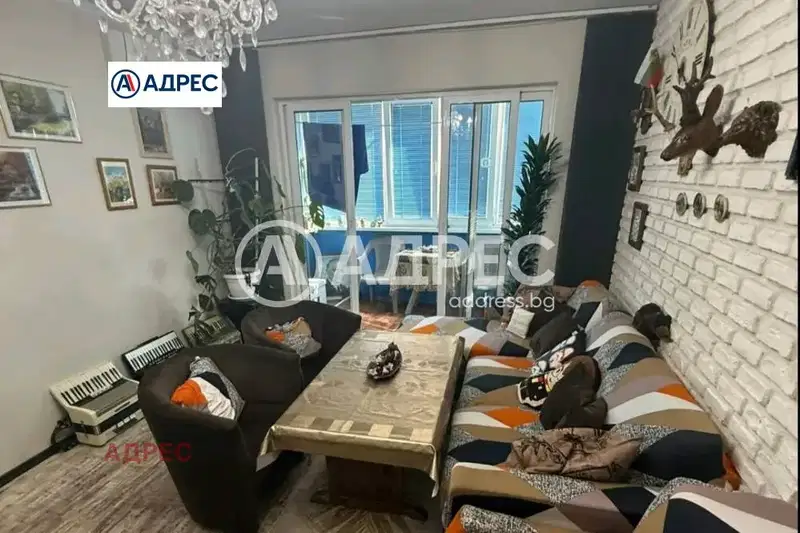 Тристаен апартамент във Варна, Владислав Варненчик с две тераси