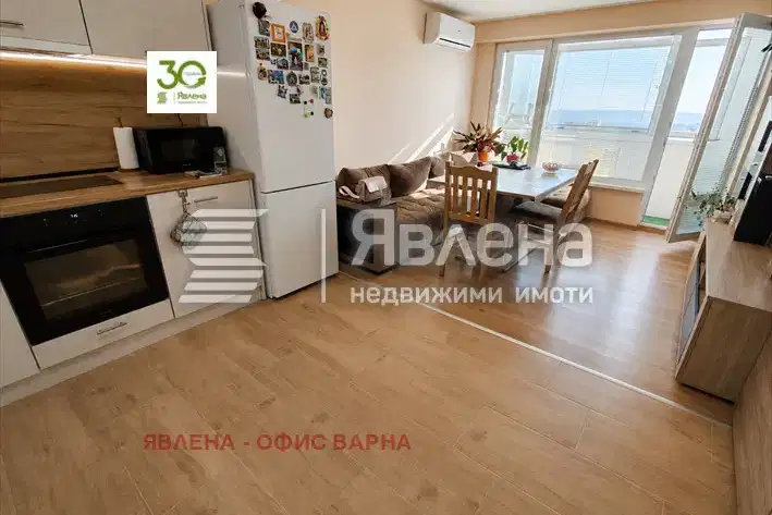 Three-room apartment with two terraces in Vladislav Varnenchik, Varna