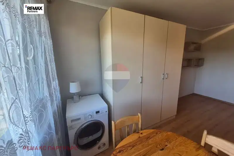 Двустаен апартамент с три отделни стаи във Владислав Варненчик 2, Варна