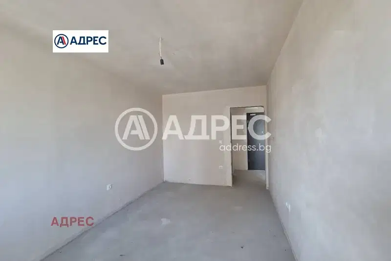 Двустаен апартамент с тераса във Възраждане 1, Варна
