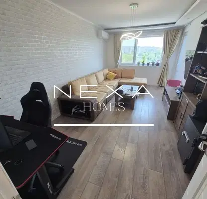 Photo 2 — Three-room apartment in Vazrazhdane 2 with terrace and elevator