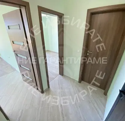 Снимка 3 — Двустаен апартамент с панорамна тераса във Варна, Възраждане 3