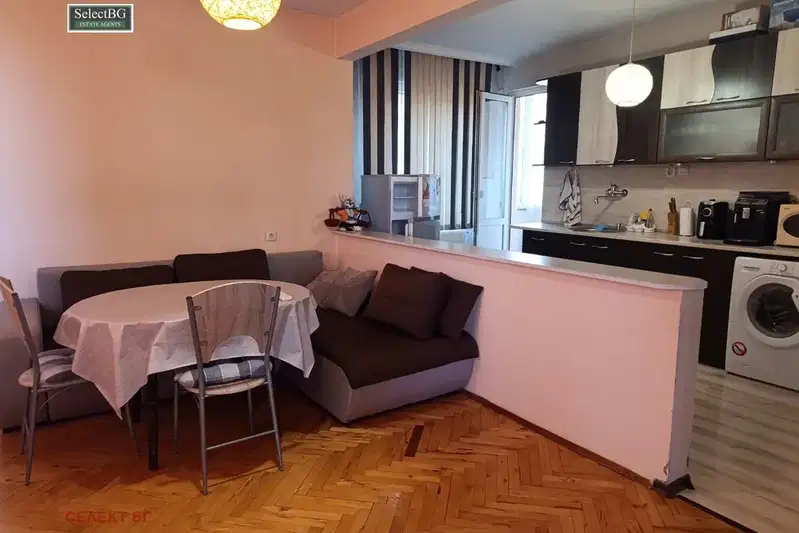 4-room apartment with two terraces in Akatsia, Veliko Tarnovo