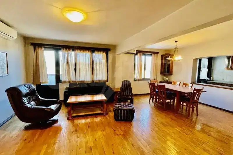 3-bedroom apartment in Veliko Tyrnovo, Centyr