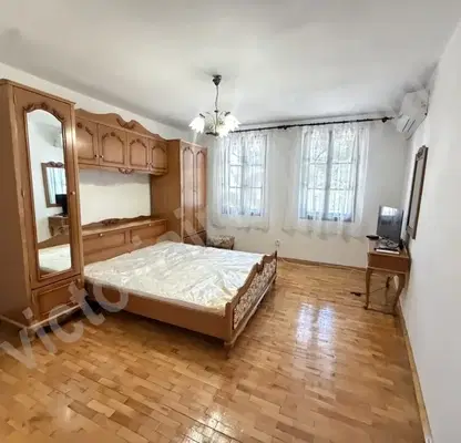 Снимка 5 — Тристаен апартамент в Стара част на Велико Търново с тераса