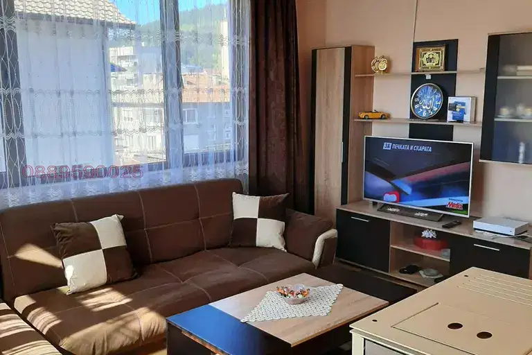 Three-room apartment with yard in the center of Velingrad