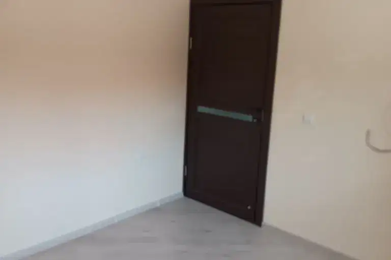 3-bedroom apartment in Vraca, Centyr