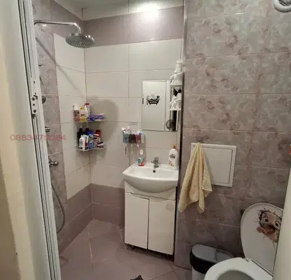 Снимка 4 — Едностаен апартамент в кв. 72, Враца с климатик и асансьор