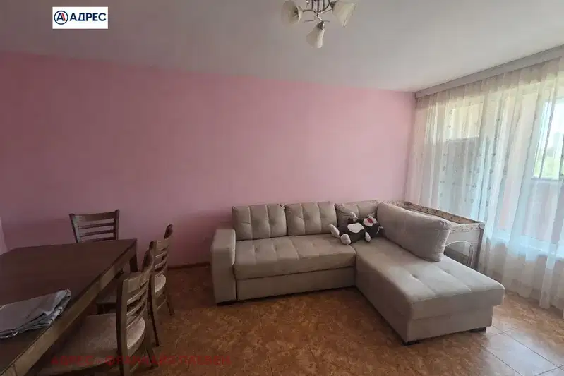 Three-room apartment with functional layout in Seniche, Vratsa