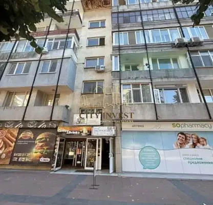 Photo 2 — 3-bedroom apartment in Yambol, Centyr