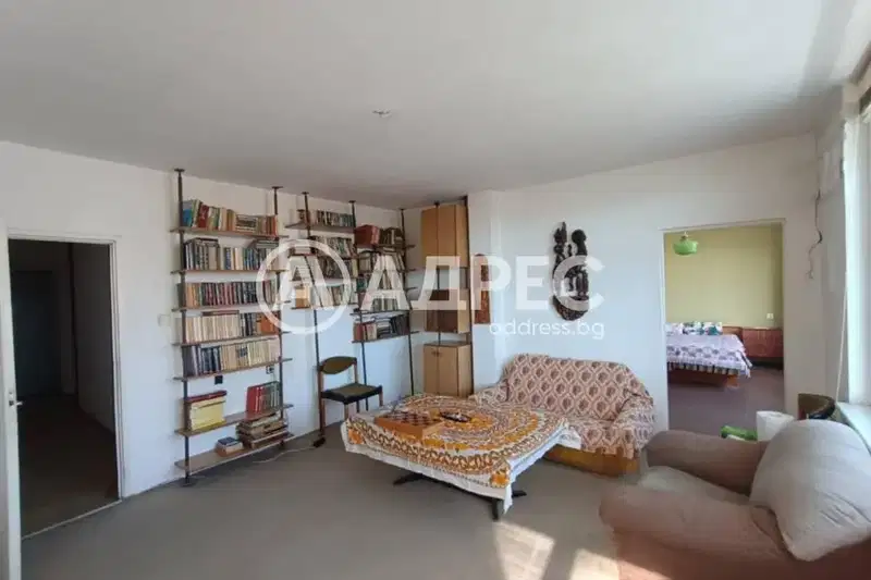 3-bedroom apartment in Yambol, Centyr