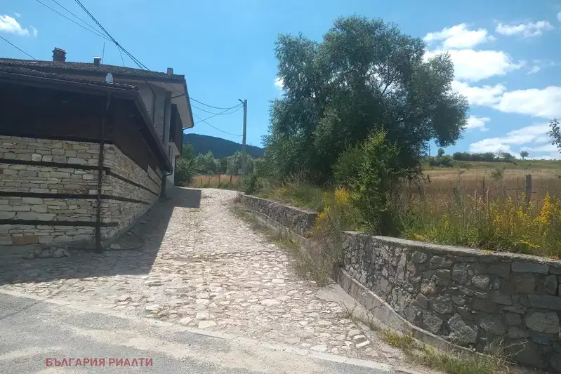 Парцел в София, Копривщица