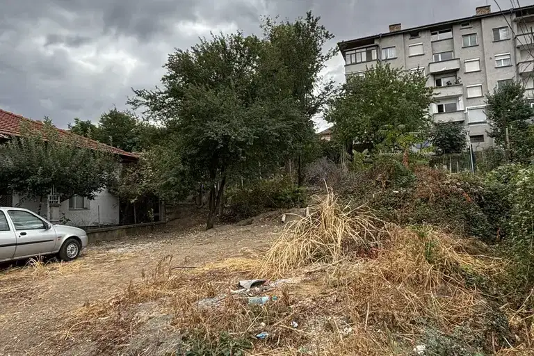 Plot in Pleven, Storgoziya