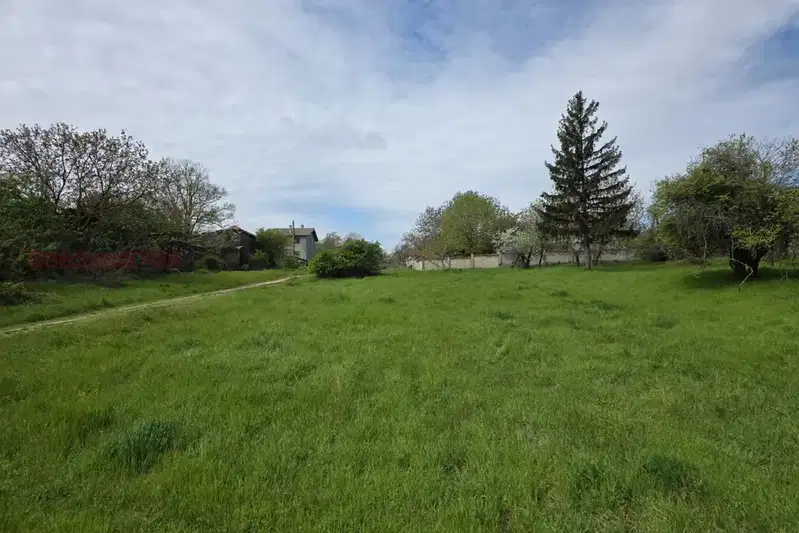 Plot in Varna, Avren