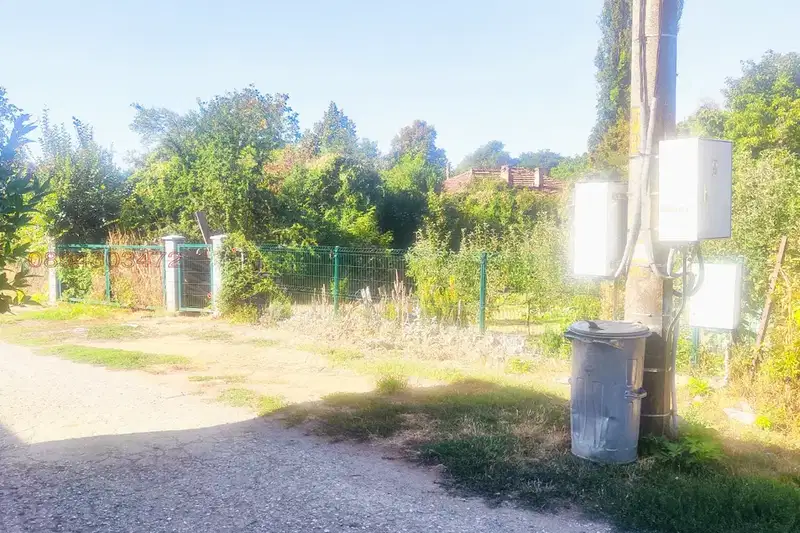 Plot in Sofia, Eleshnica