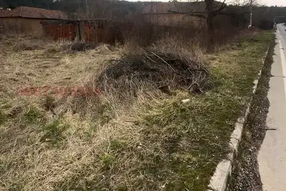 Парцел в Перник, с. Извор