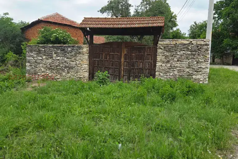 Парцел в Ловеч, с. Карлуково