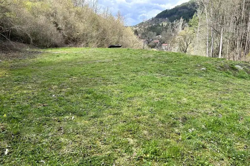Plot in Sofia, Lukovo