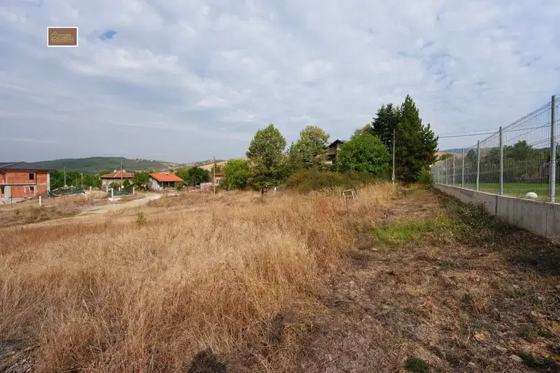 Plot in Sofia, Negushevo