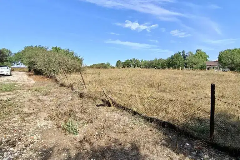Plot in Pernik, Slakovci