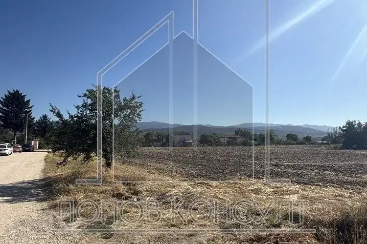 Plot in Plovdiv, Zlatitrap