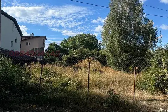 Plot in Sofia, Kambanite