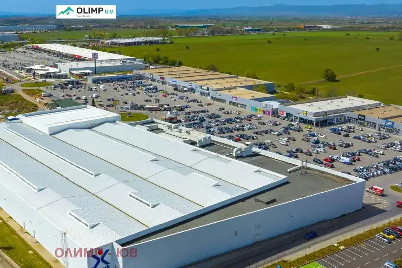 Парцел в София, Враждебна